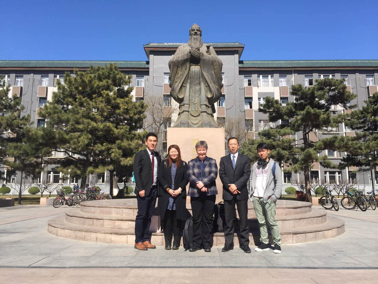 传媒1.jpg
